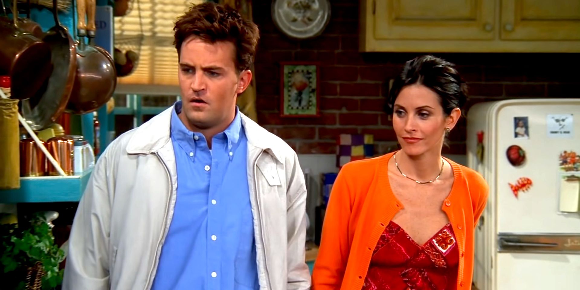 Courteney Cox rinde homenaje a Matthew Perry con un vídeo de una broma secreta en una icónica escena de amigos