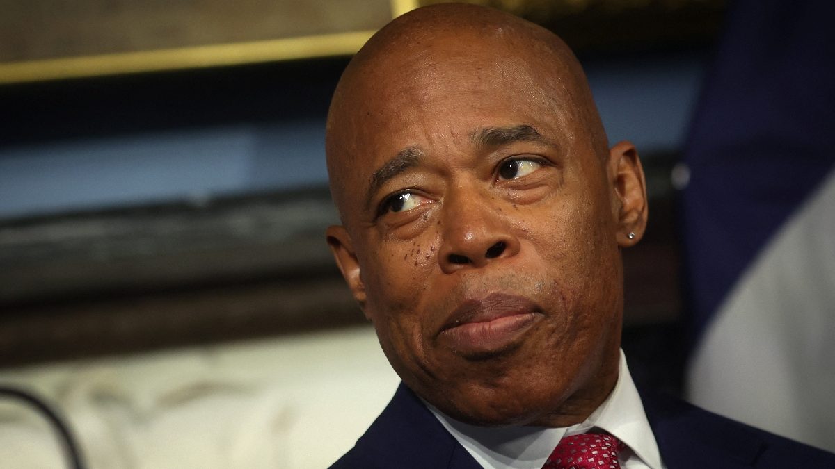 Demandan al alcalde de Nueva York, Eric Adams, por una presunta agresión sexual
