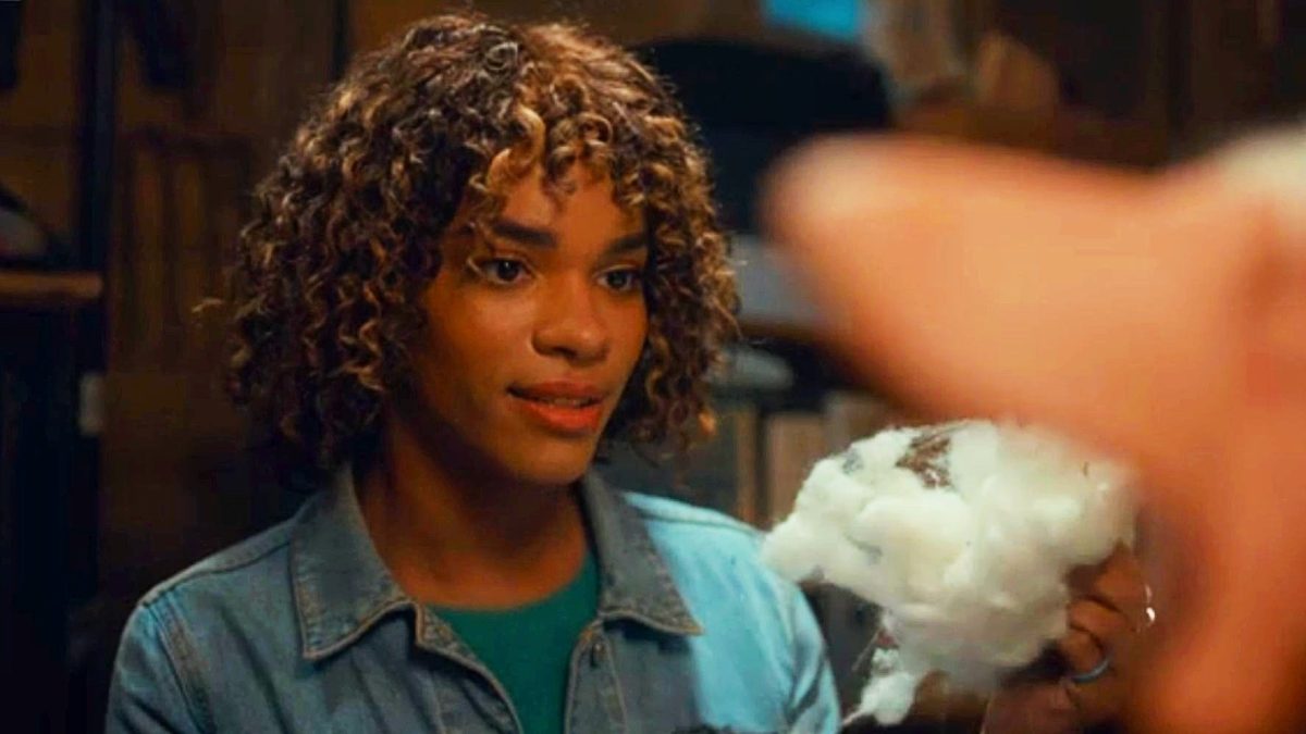 Doctor Who Set Video revela huevos de Pascua de Alien y del Señor del Tiempo escondidos en el cobertizo de Rose