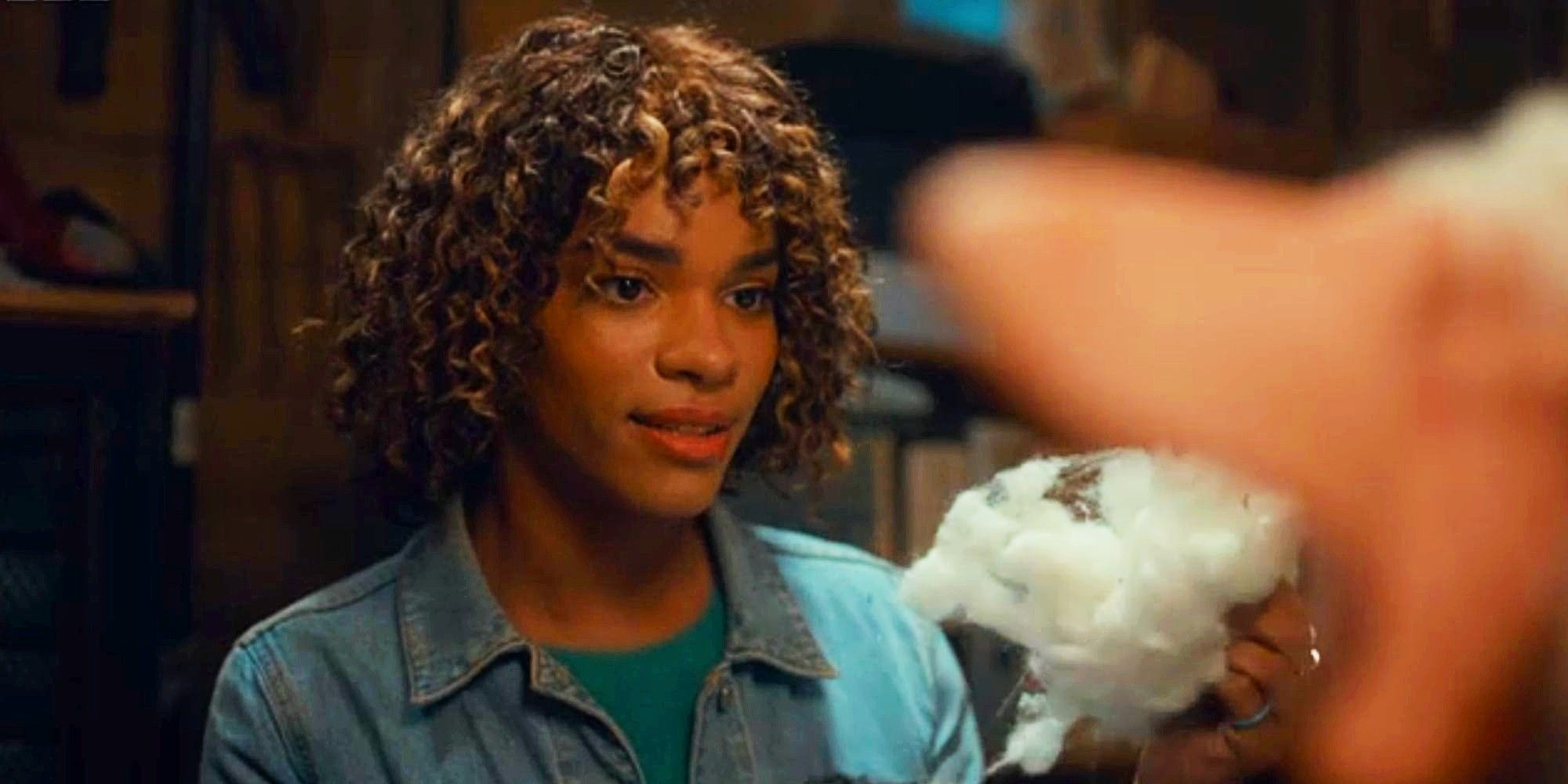 Doctor Who Set Video revela huevos de Pascua de Alien y del Señor del Tiempo escondidos en el cobertizo de Rose