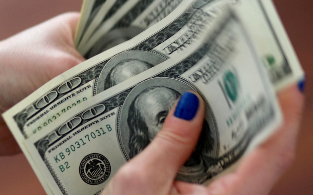 Dólar se encamina a una fuerte caída semanal