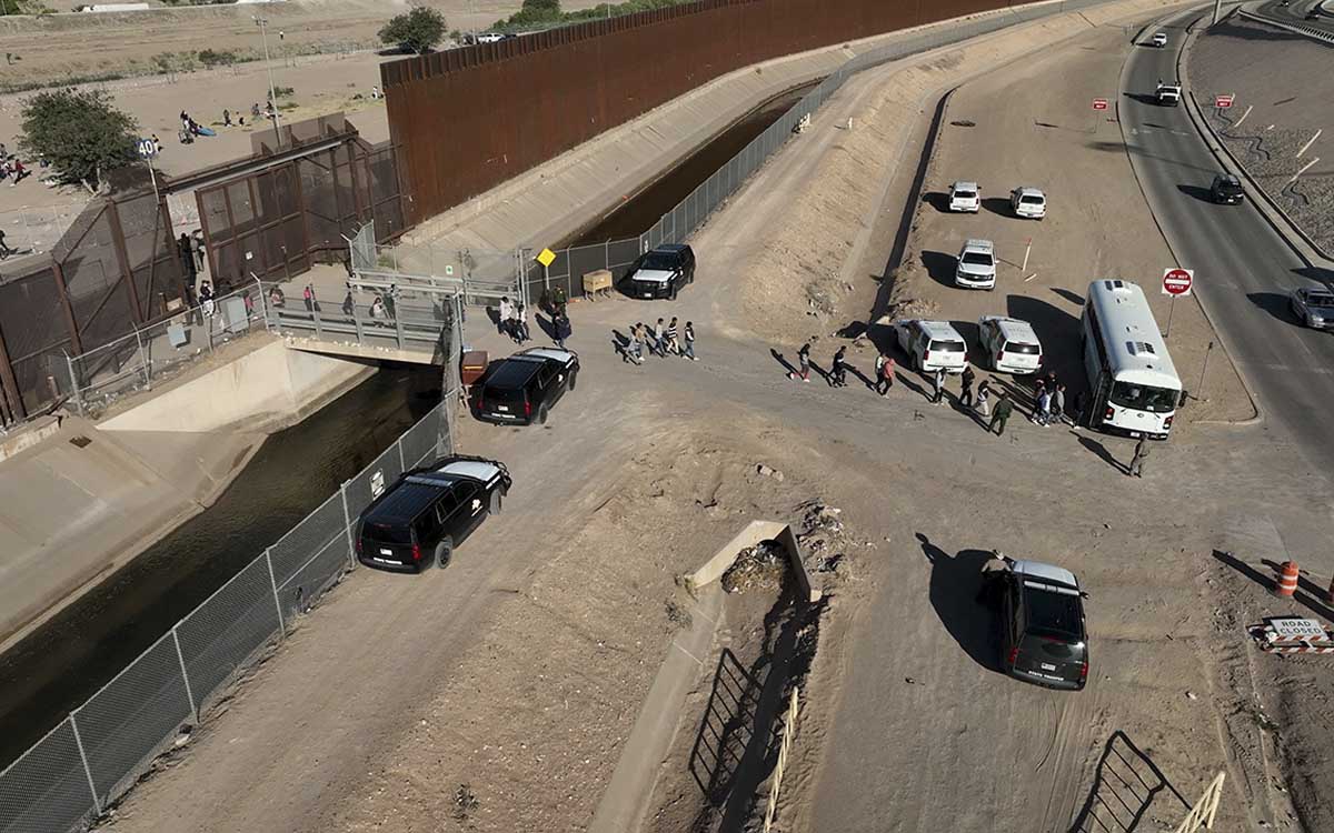 EU reporta una reducción del 11 % en las detenciones de migrantes en la frontera con México