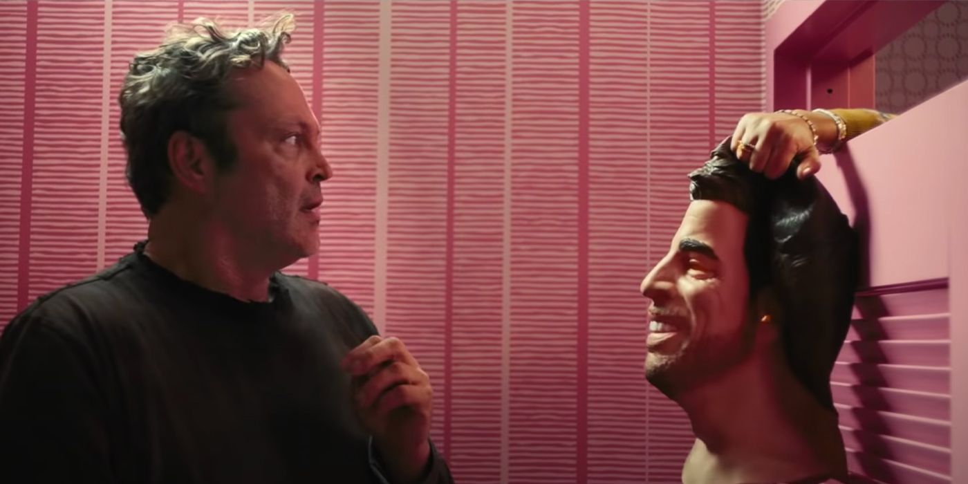 El extraño tráiler pone a Vince Vaughn con una espeluznante máscara de Aaron Rodgers