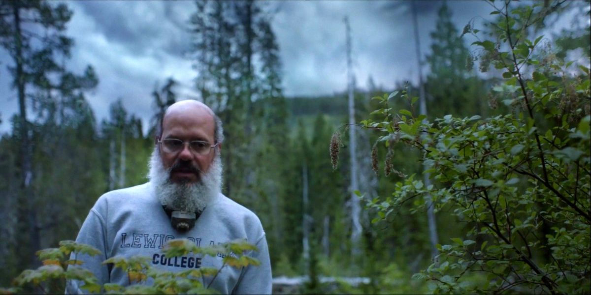 El tráiler de The Dark Divide lleva a David Cross a una aventura en el desierto