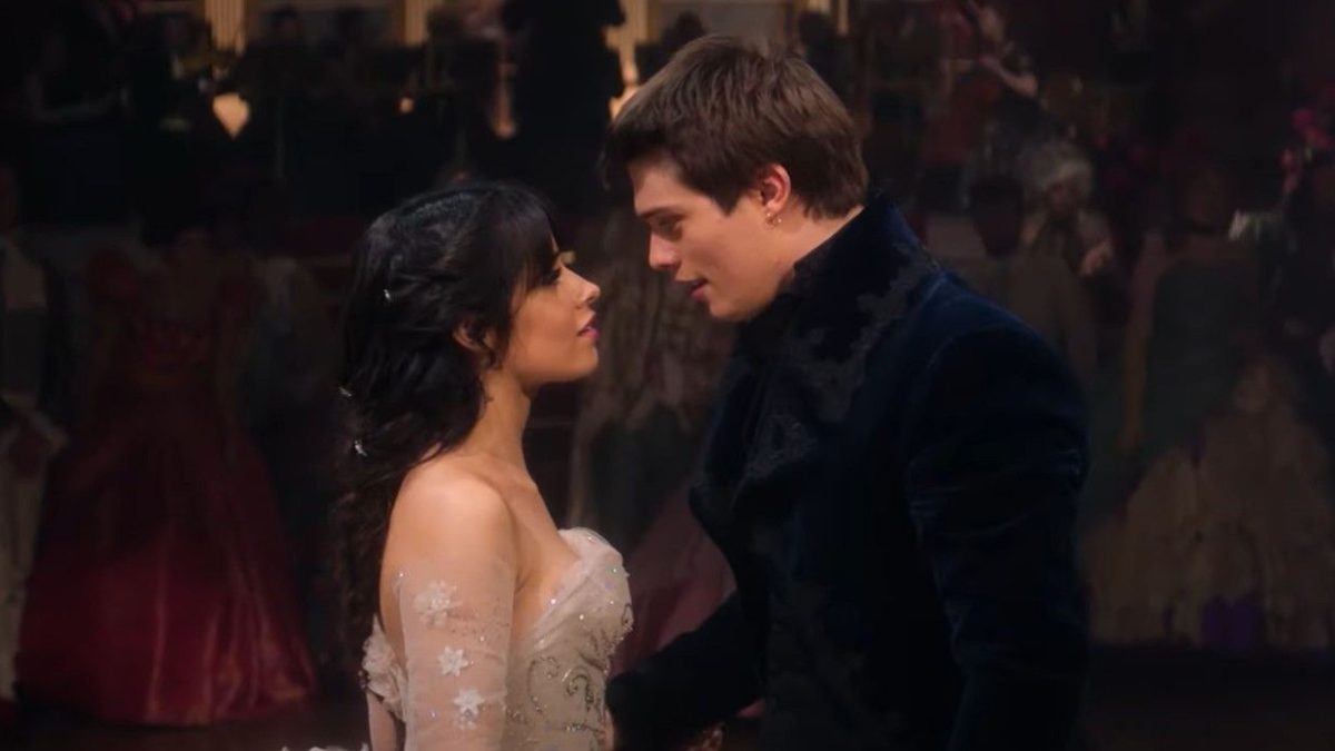 El tráiler de la película Cenicienta de Amazon realiza cambios importantes en la historia clásica