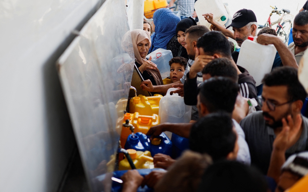 Gaza: Desplazados hacen colas de tres horas para ir al baño
