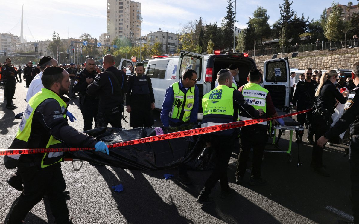 Hamás reclama autoría de ataque en Jerusalén; Israel ‘expandirá entrega de armas a civiles’