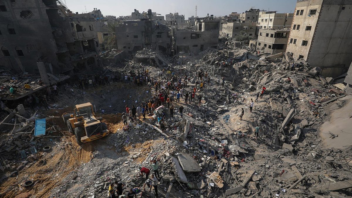 Israel expulsa a cientos de empleados de Gaza hacia la Franja