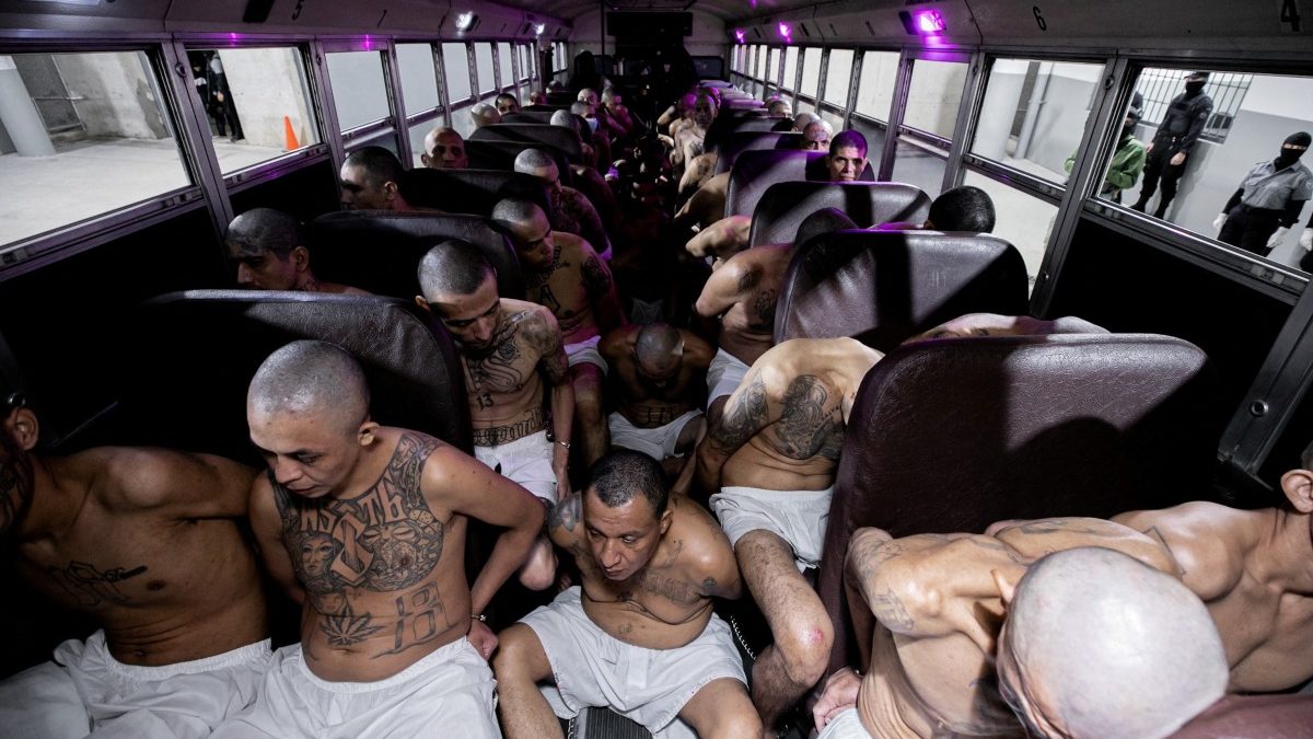 Jesuitas denuncian detenciones arbitrarias y torturas en El Salvador