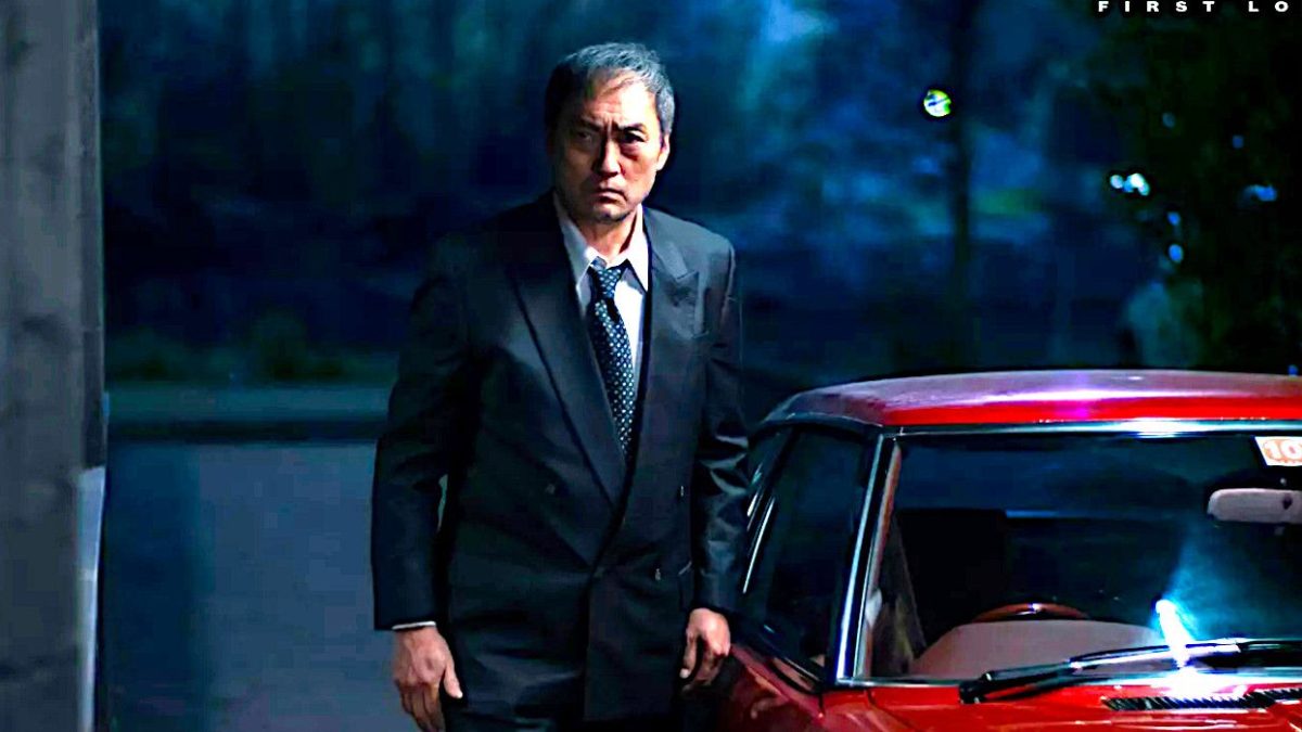 Las imágenes de la temporada 2 de Tokyo Vice revelan un primer vistazo a los nuevos personajes, el creador promete que se responderán los cliffhangers