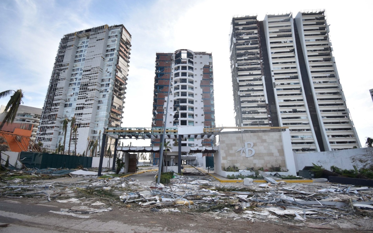 México emite primeros apoyos económicos y fiscales a afectados por 'Otis' en Guerrero