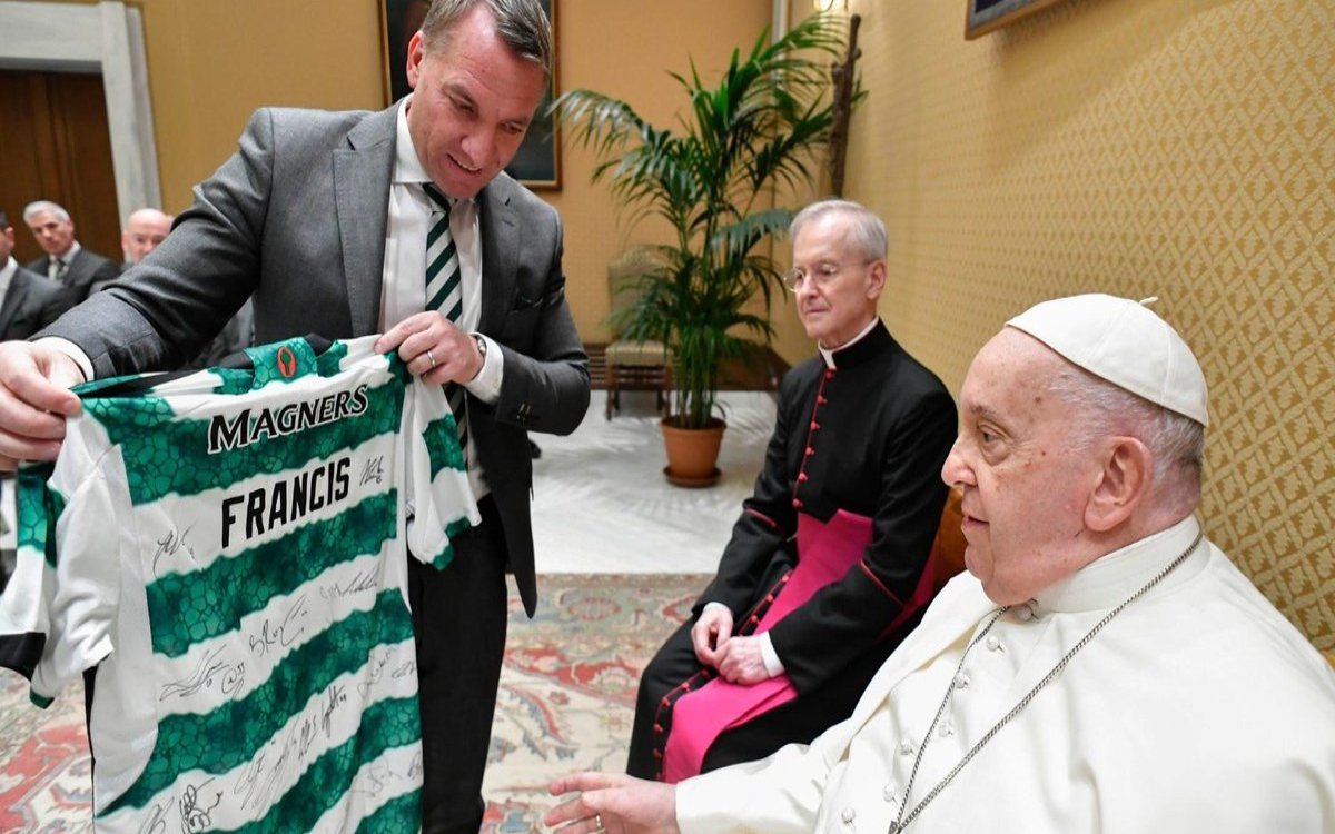 Papa recibe, pese a sus problemas de salud, al Celtic Glasgow | Tuit