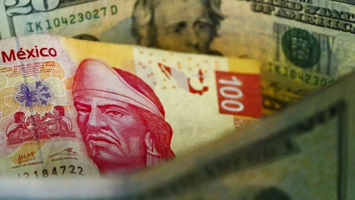 Peso mexicano arranca la semana perdiendo frente al dólar