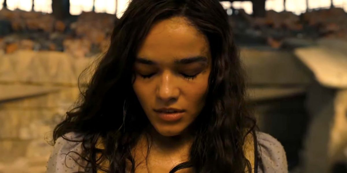 Rachel Zegler pelea mientras comienzan los décimos juegos del hambre en un clip de balada violenta de pájaros cantores y serpientes