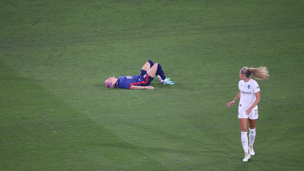 Rapinoe se lesiona empezando su partido de retiro | Video