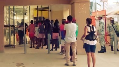 Reabren algunos establecimientos y comercios en Acapulco a 11 días del huracán Otis