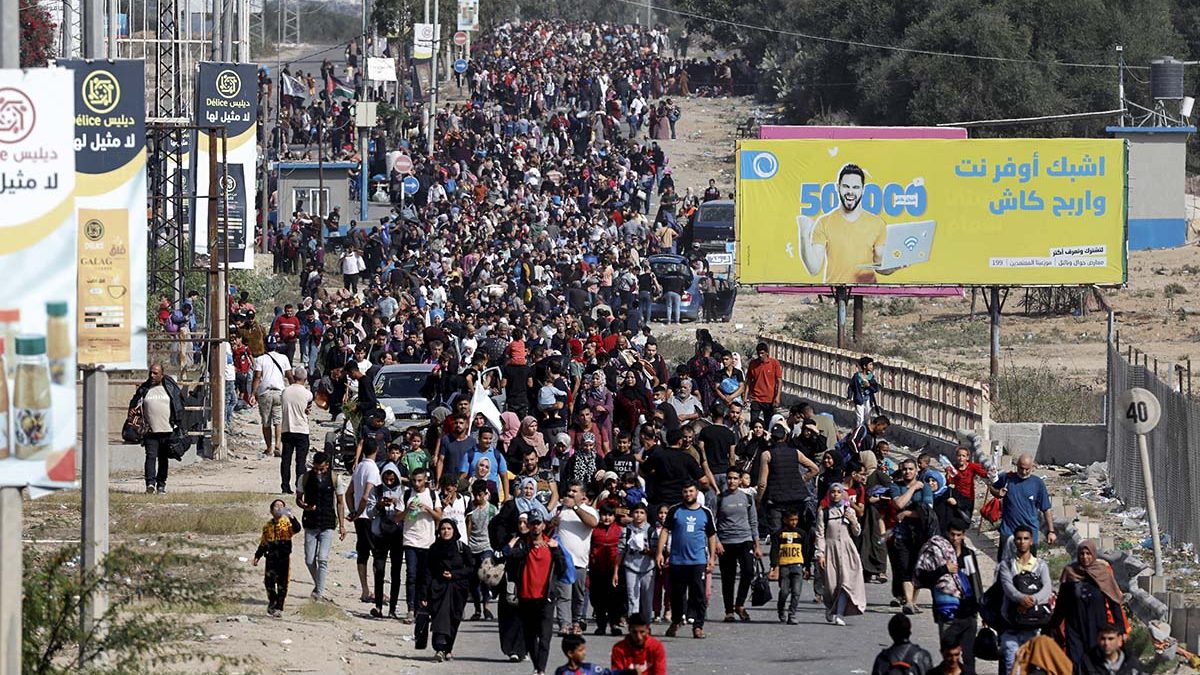 Se aceleran las evacuaciones de palestinos del norte al sur de Gaza; alcanzan las 72,000