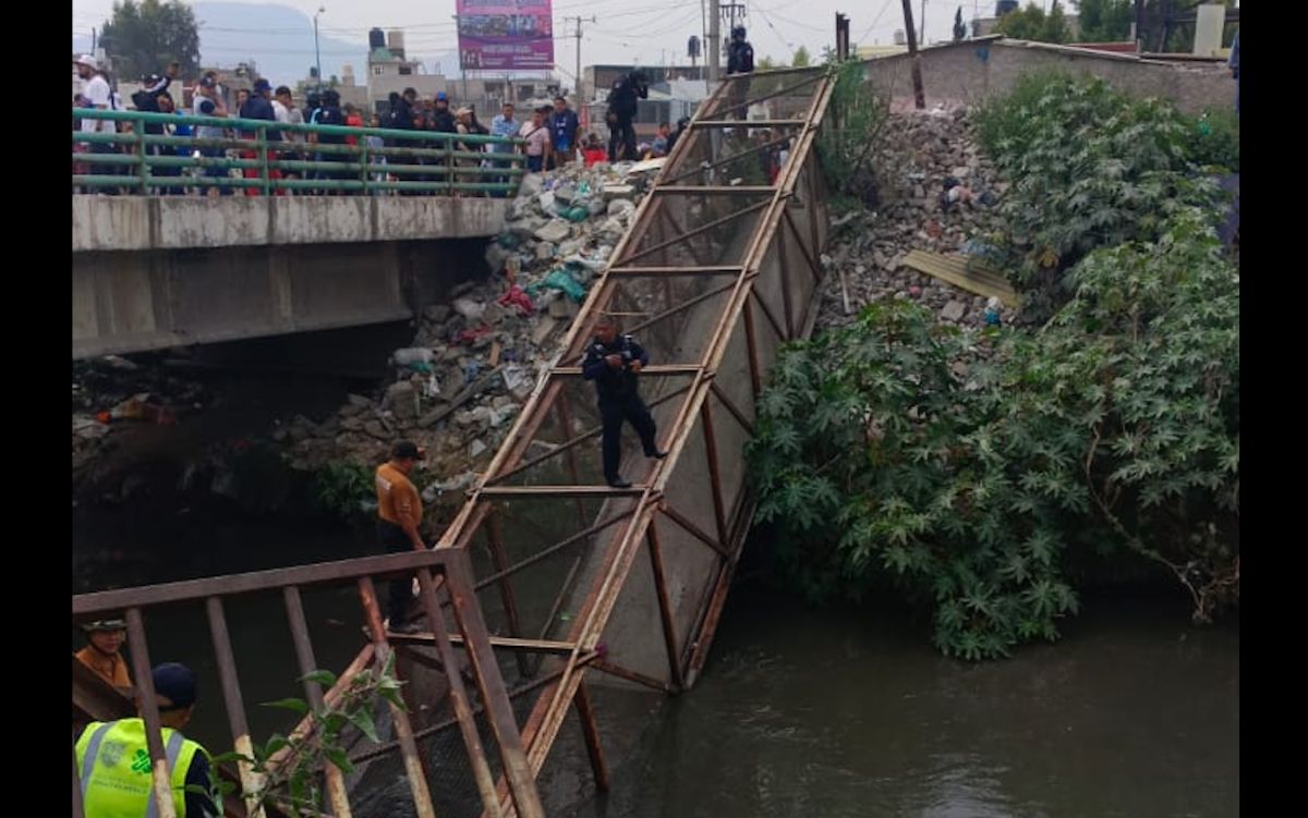 Se derrumba puente en límites de Neza y Chimalhuacán; hay 13 heridos
