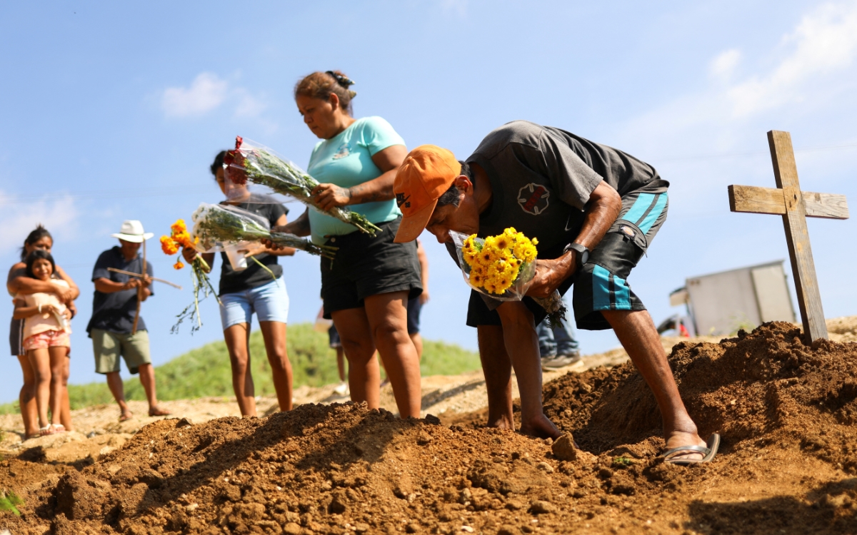 Sube a 47 los muertos por huracán Otis