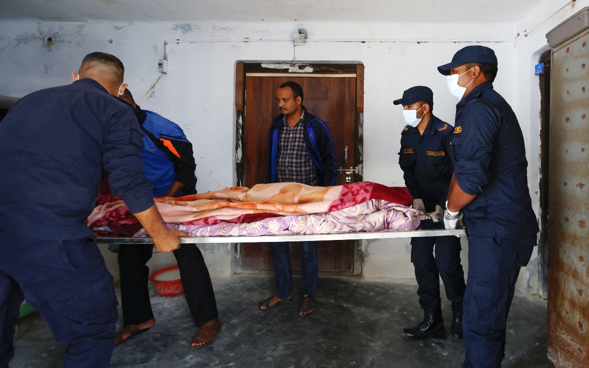 Suman 157 muertos tras el terremoto de 6.4 en Nepal