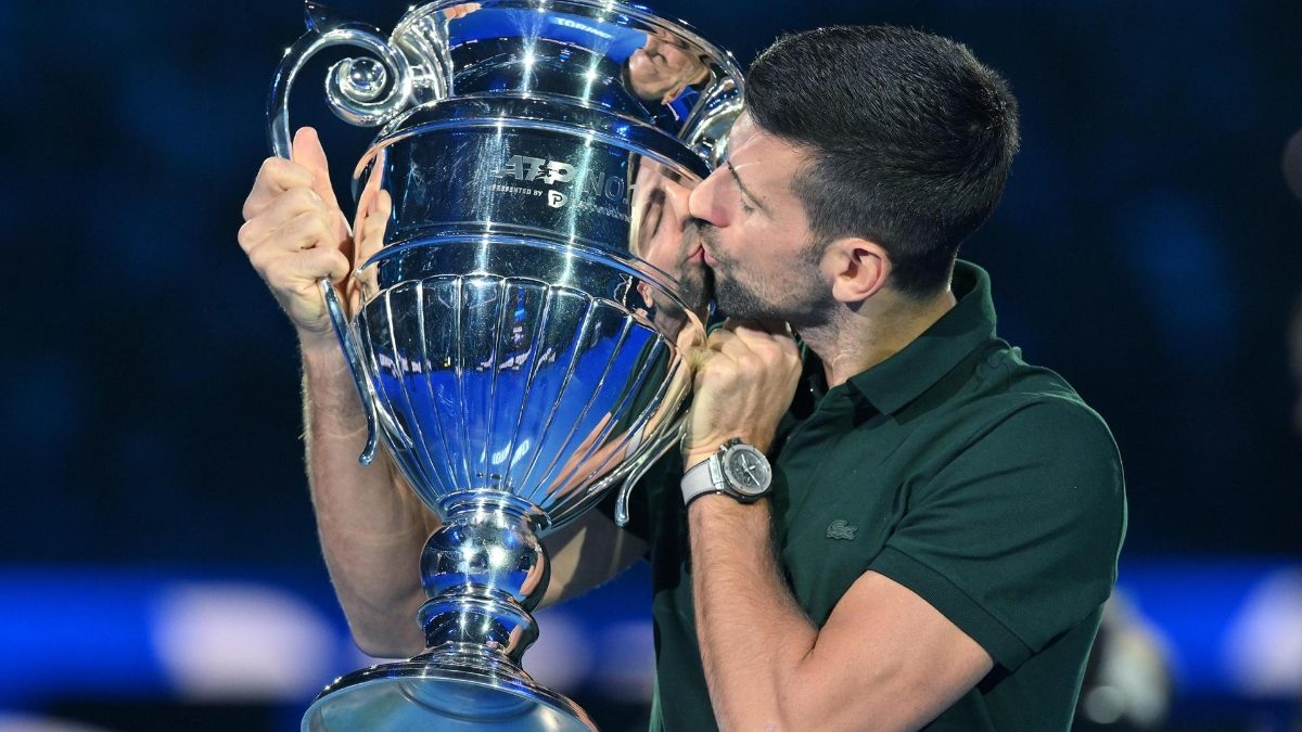 Tenis: Djokovic levanta el trofeo de número uno del año en Turín | Video