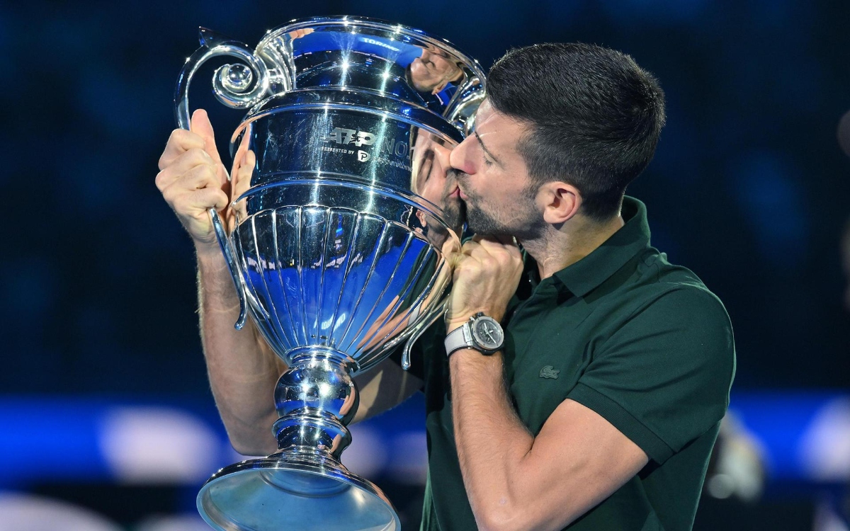 Tenis: Djokovic levanta el trofeo de número uno del año en Turín | Video