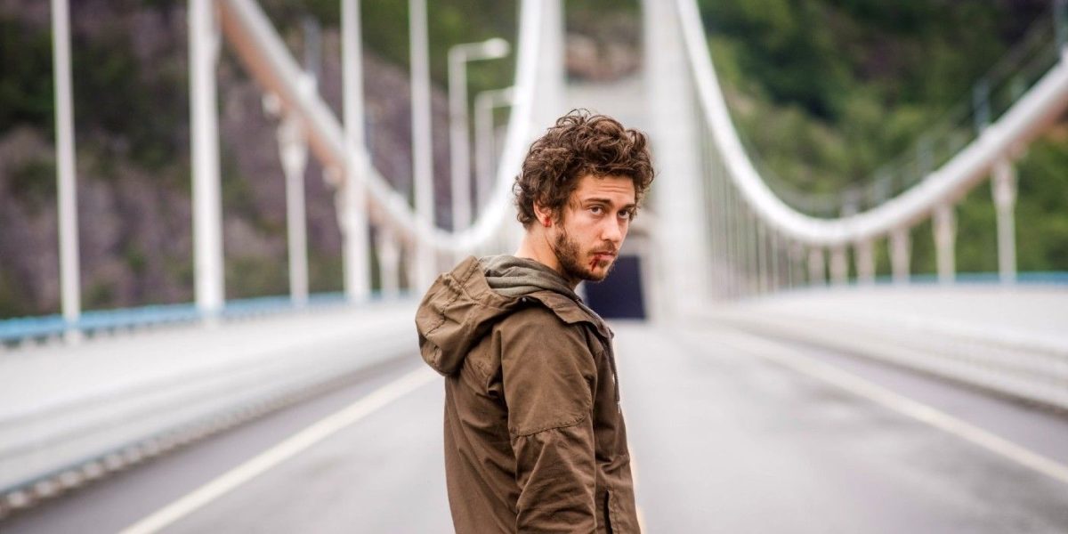 Tráiler de Mortal: Nat Wolff protagoniza la historia del origen del superhéroe de la mitología nórdica