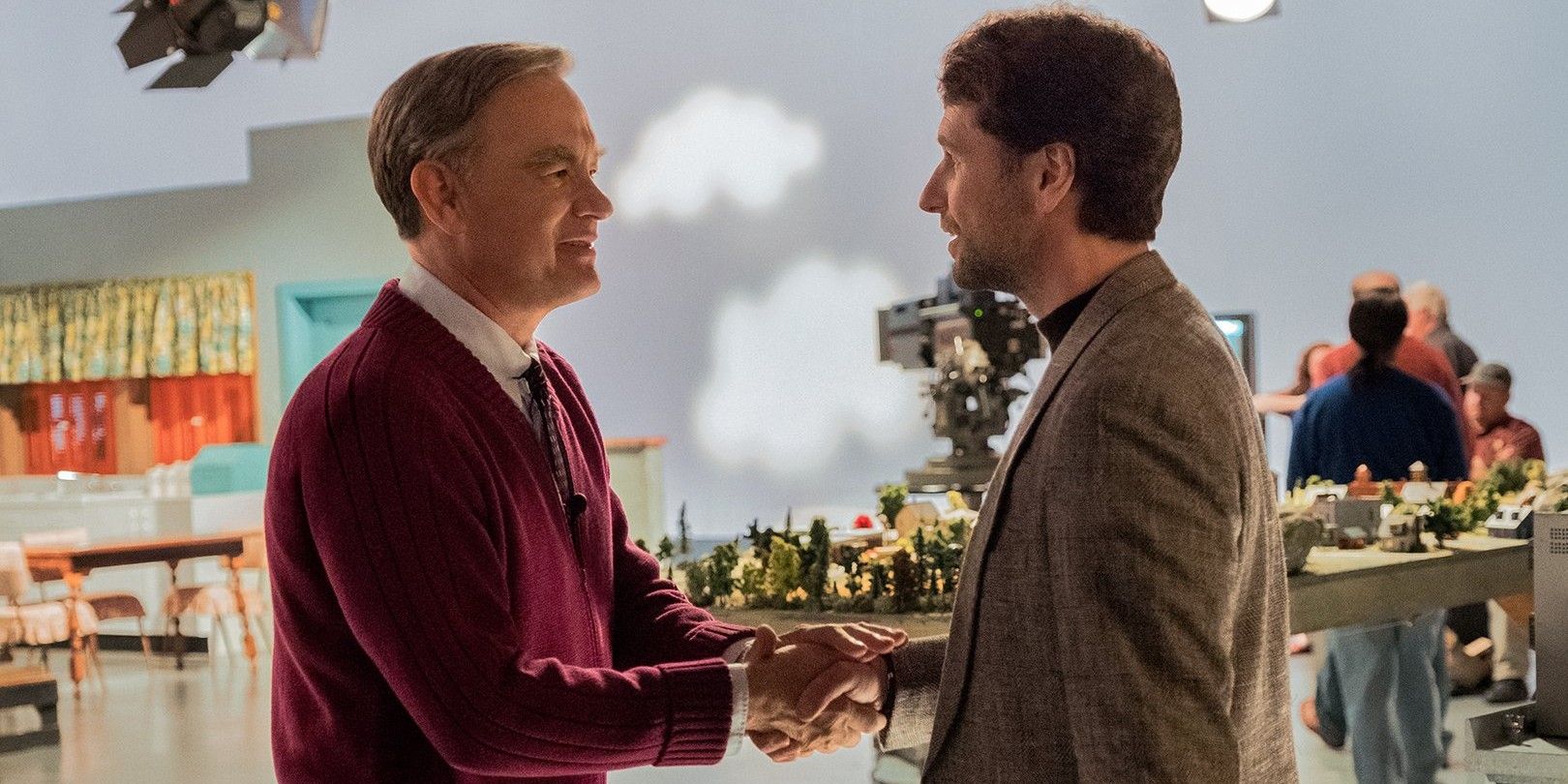 Tráiler de Un hermoso día en el vecindario: Tom Hanks es el Sr. Rogers