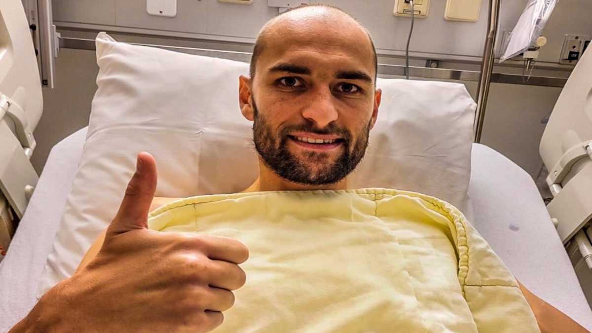 "Tuve suerte de que me reanimaran con éxito en el campo": Bas Dost | Video