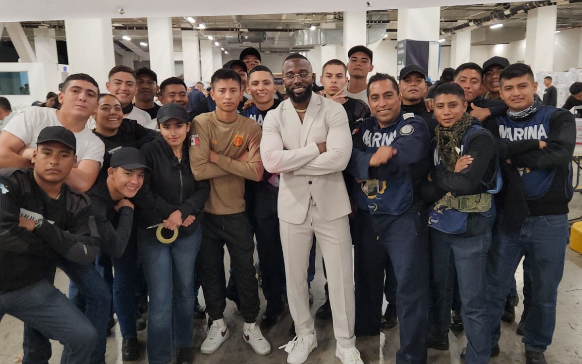 Video | Randy Arozarena dona víveres para afectados por huracán Otis