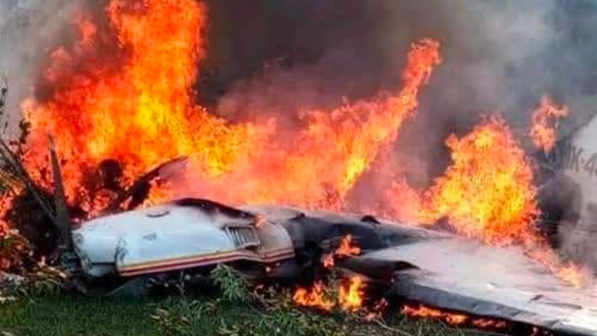 Videos | Mueren 4 en desplome de avioneta en Morelos