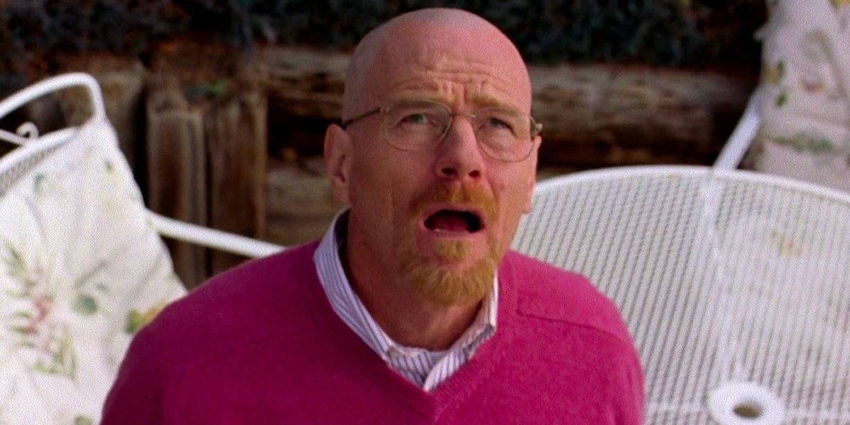 Walter White de Breaking Bad imaginado como un punk con un mohawk rosa gigante en el arte digital