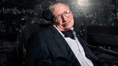 ¿Cuál fue el patrimonio neto de Stephen Hawking (y cómo ganó su dinero)?
