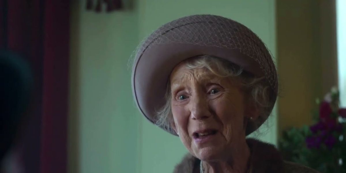 ¿Cuántos años tenía la reina madre cuando murió en la temporada 6 de The Crown?