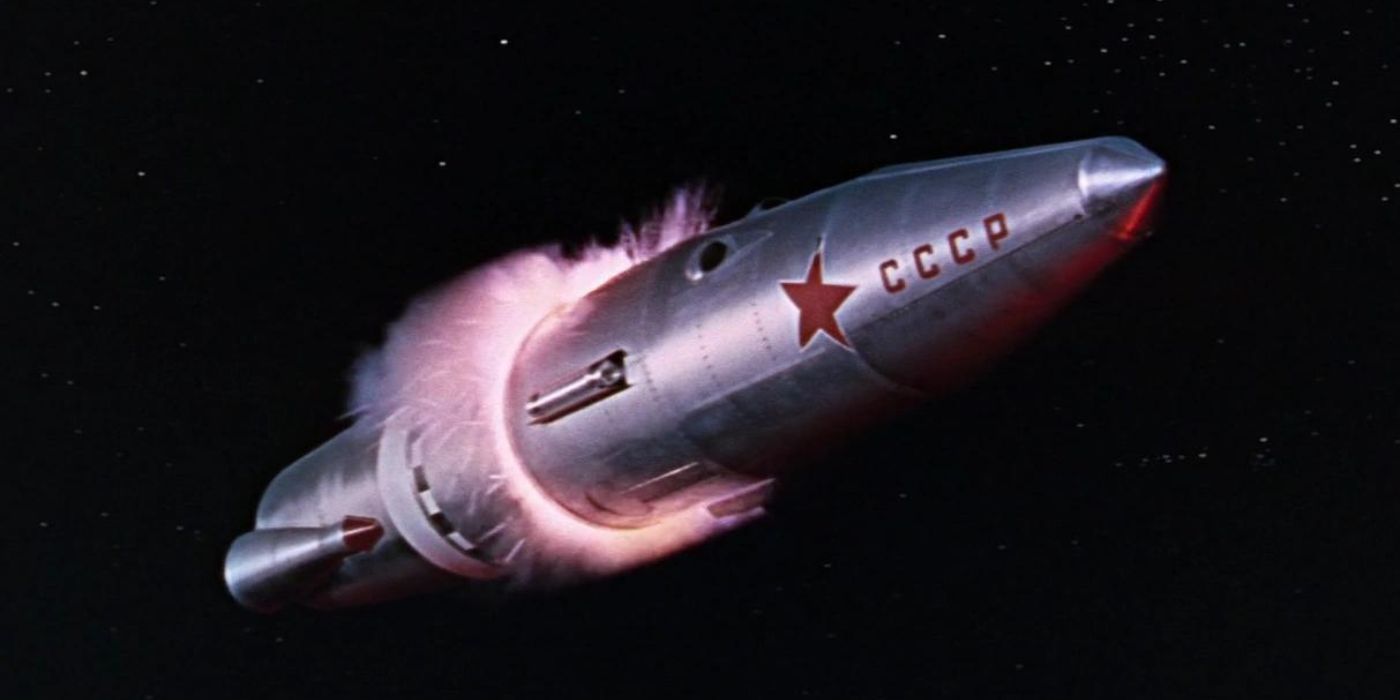 Bird One se autodestruye en el espacio exterior durante el clímax de Sólo se vive dos veces