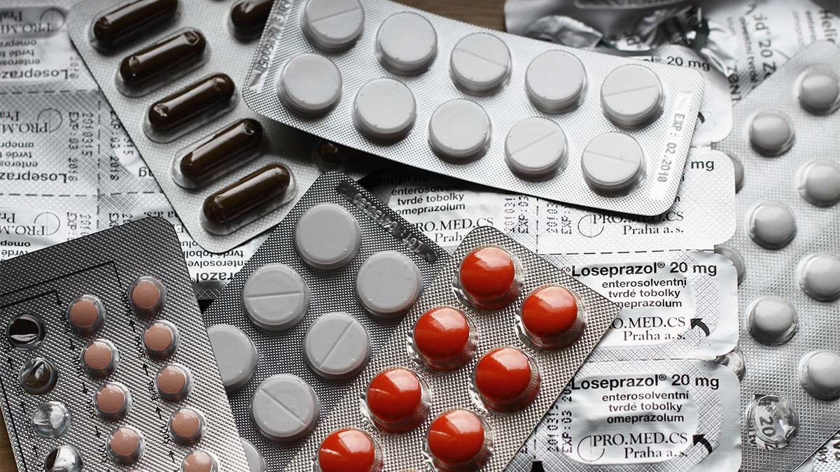 Alerta Cofepris contra venta irregular de 11 distribuidoras de medicamentos