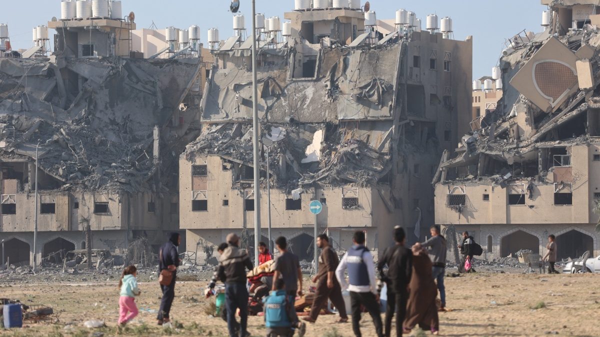 Constantes bombardeos al Sur de Gaza tras fin de la tregua Israel-Hamás