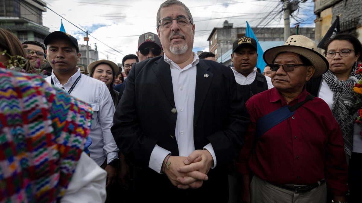 Fiscalía de Guatemala dice que las elecciones ganadas por Bernardo Arévalo no son válidas