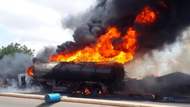 Fuertes Imágenes | Al menos 40 muertos deja explosión tras rapiña de pipa de combustible en Liberia