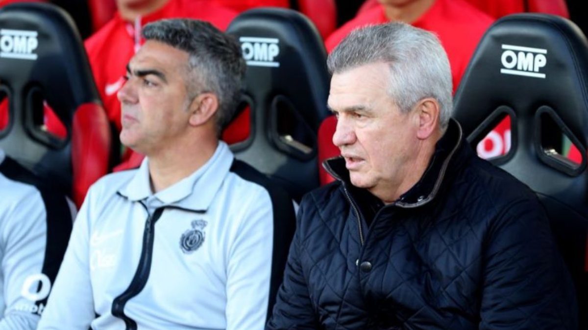 Iguala récord Javier Aguirre con Los Bermellones