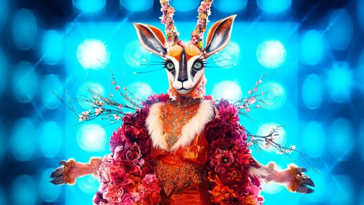 Janel Parrish de la cantante enmascarada no puede creer que los fanáticos de Pretty Little Liars hayan descubierto su identidad tan rápido