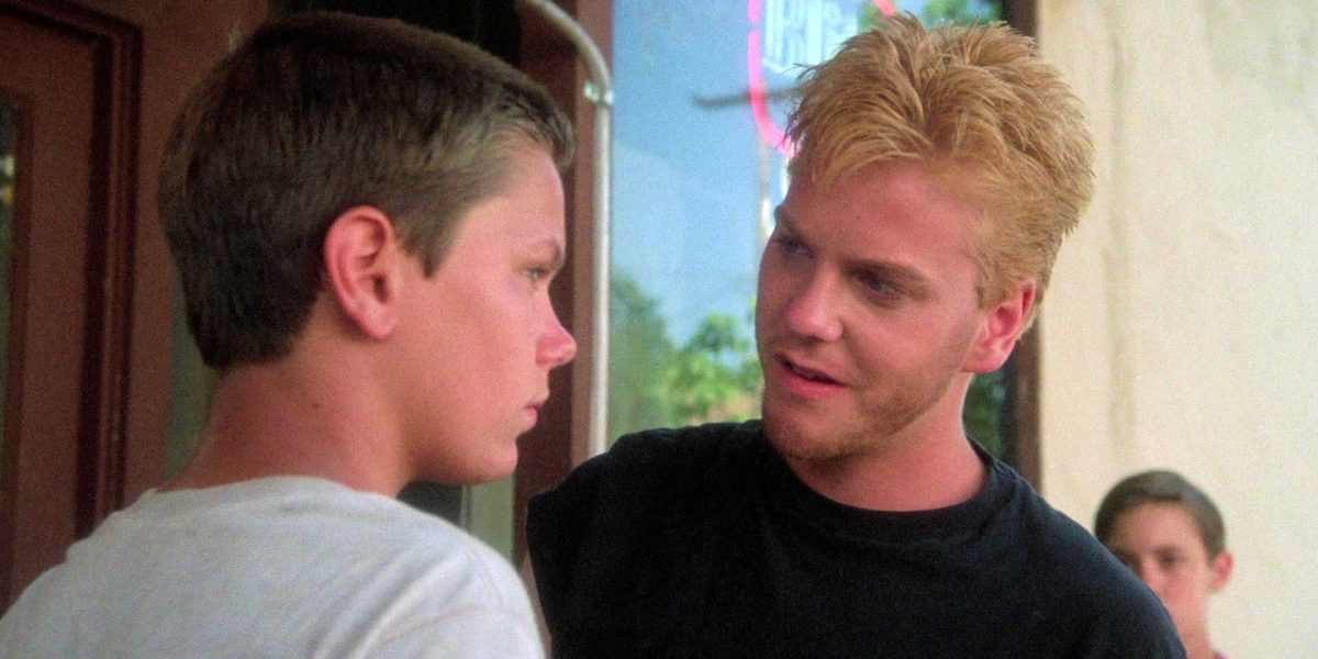 Kiefer Sutherland recuerda cómo él y River Phoenix influyeron en el título de la película clásica de Stephen King