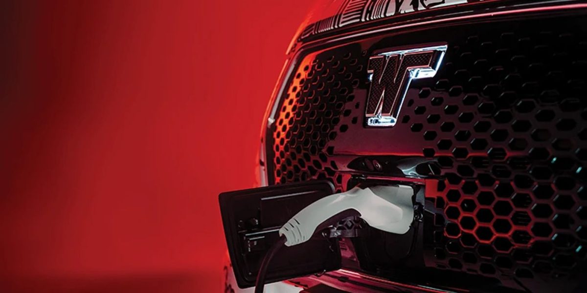 La casa rodante eléctrica de Winnebago tiene paneles solares para alimentar su campamento durante días