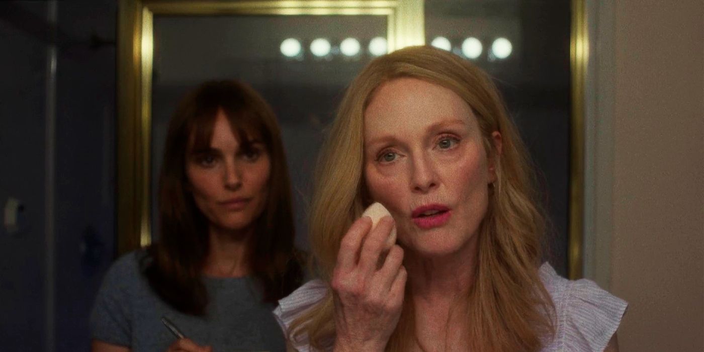 La línea de mayo-diciembre más absurda de Julianne Moore en realidad tiene un significado mucho más profundo