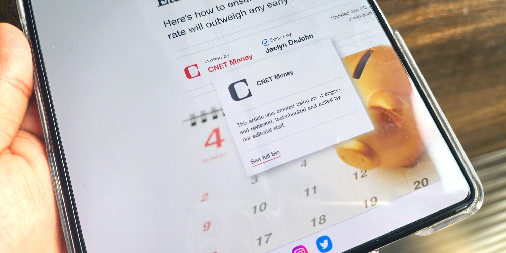 La sección de dinero de CNET está llena de artículos escritos íntegramente por una IA