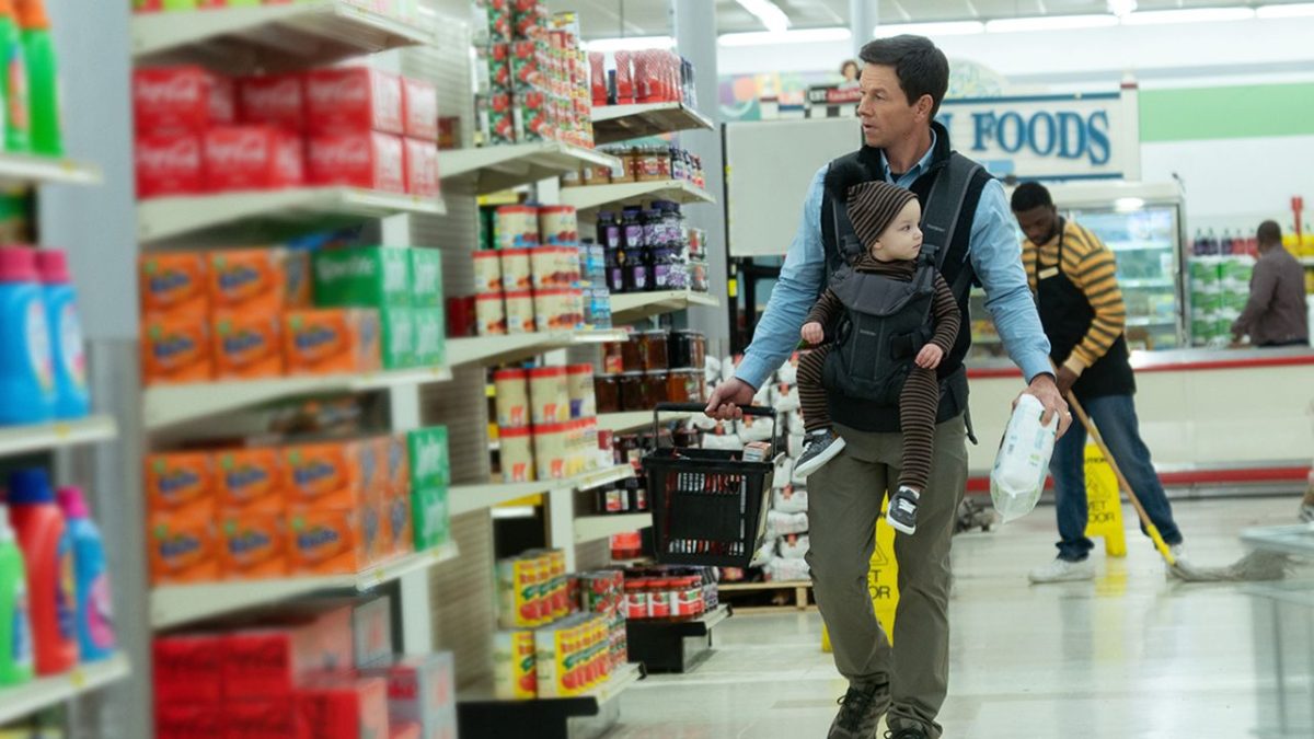 Mark Wahlberg establece un récord en cambio de pañales en el clip del plan familiar [EXCLUSIVE]