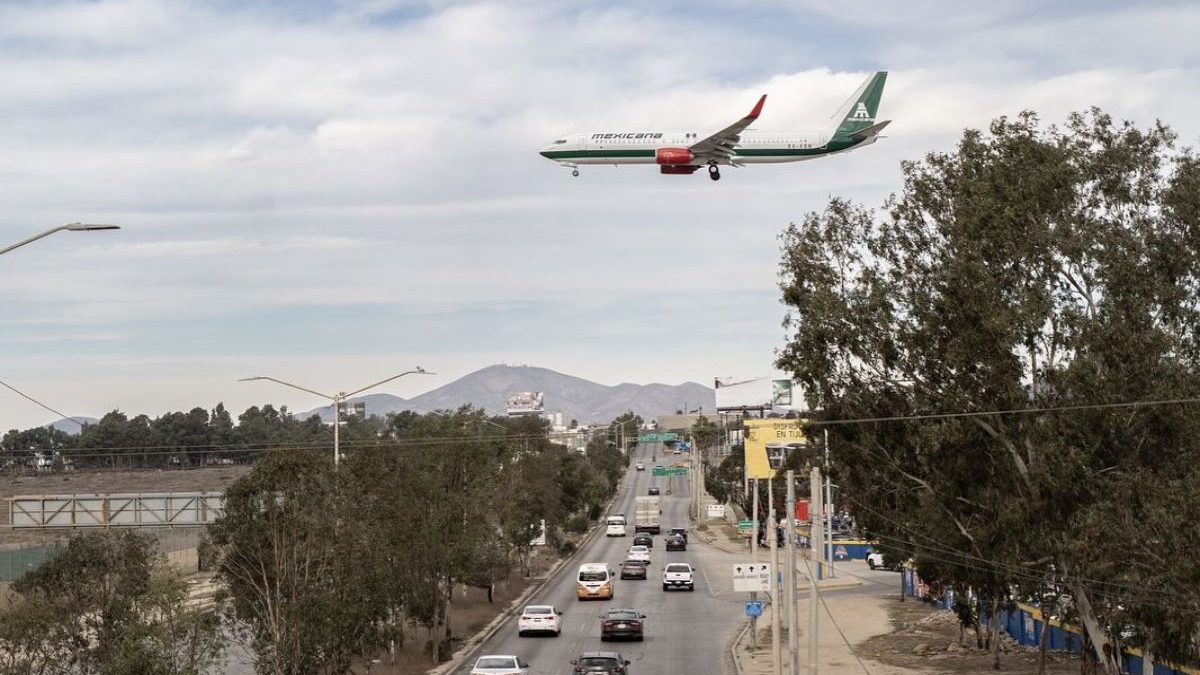 Mexicana de Aviación realiza vuelo de prueba, a días de su inauguración