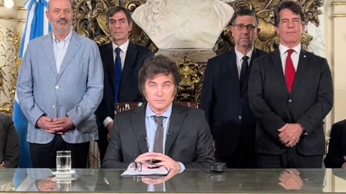 Milei plantea ‘super decreto’: 300 acciones de desregulación y privatización
