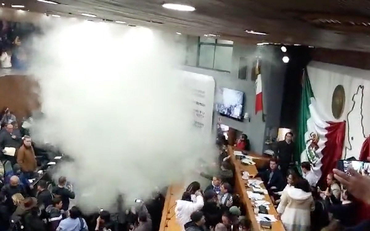 NL: Dante Delgado acusa al PRI y PAN de ‘regresión democrática’ tras caos en Congreso