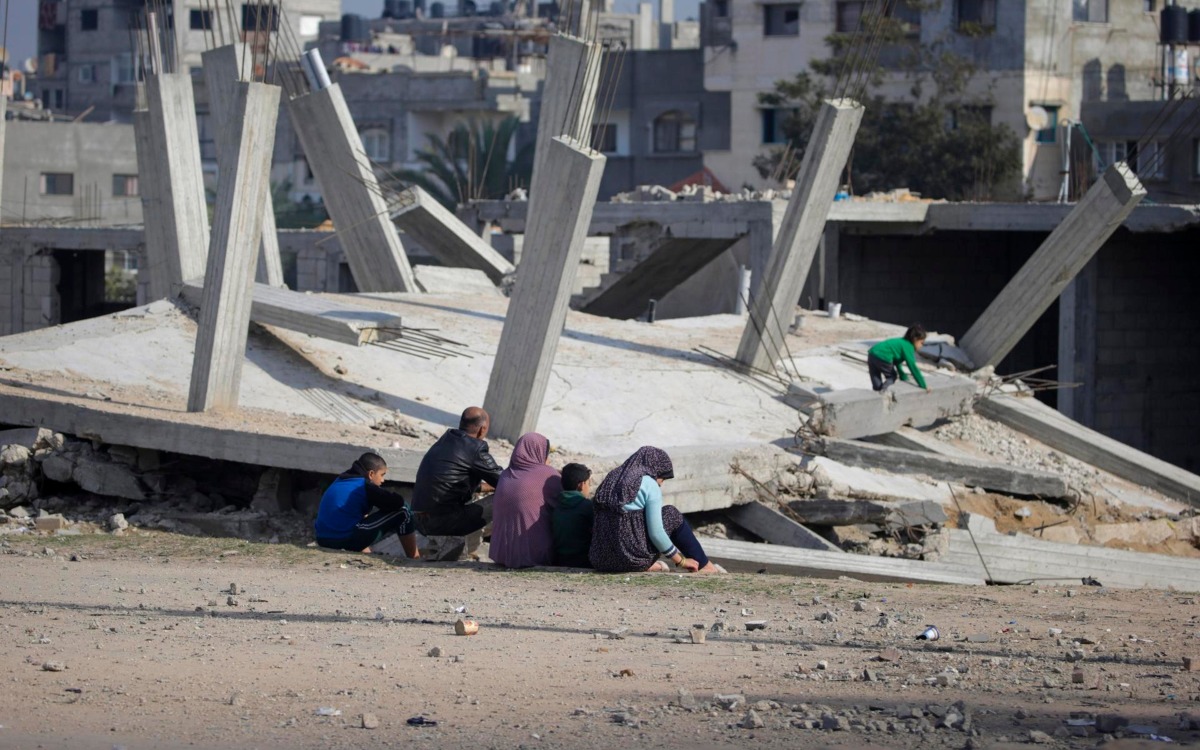 Negocia Hamás liberar 40 civiles a cambio de un alto al fuego por una semana